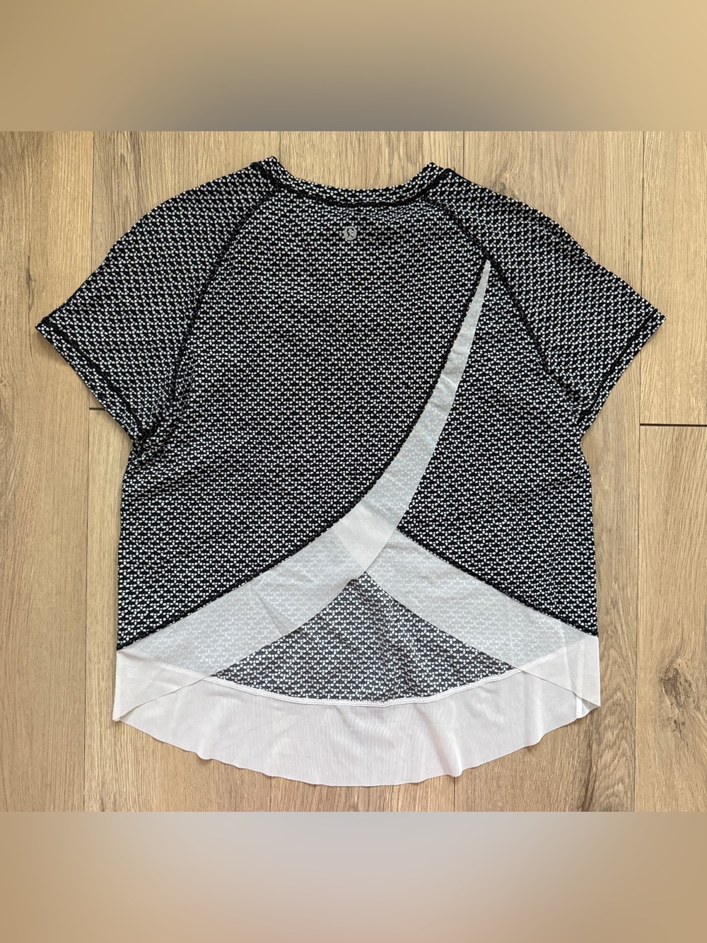 Lululemon Quick Pace Soundwave Black White Split Back Short Sleeve Mesh S/M 6